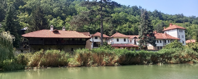 Ovčarsko kablarska klisura - manastiri